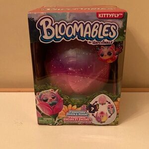 NIB-Hatchimals Bloomables Kittyfly interactive toy